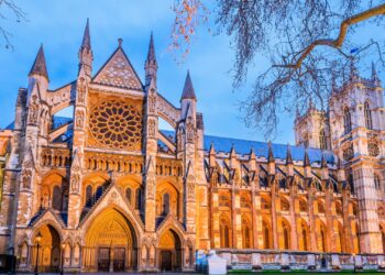 Rightmove’s 2025 results draw attention as estate-agent claim continues