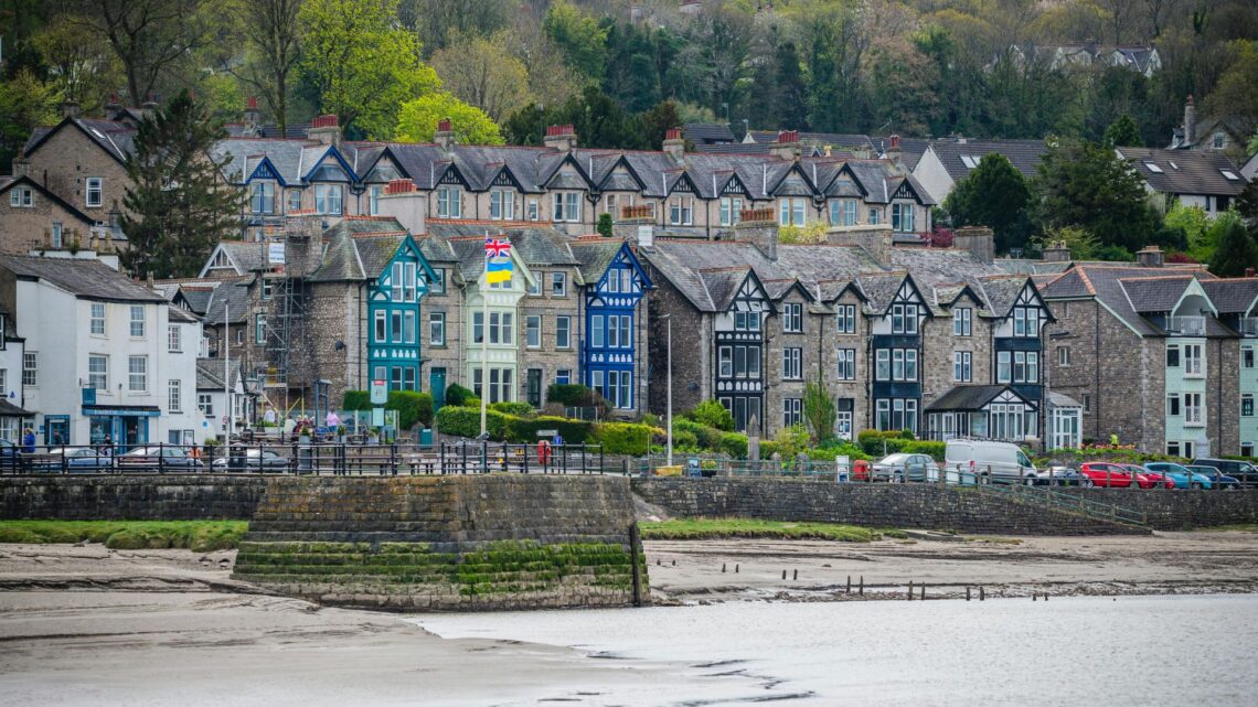 UK Residential Mortgage Readiness for Overseas Buyers: What Lenders Check on Income, Status, and Deposit
