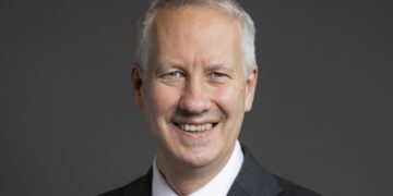 Official portrait of Gideon Amos MP
