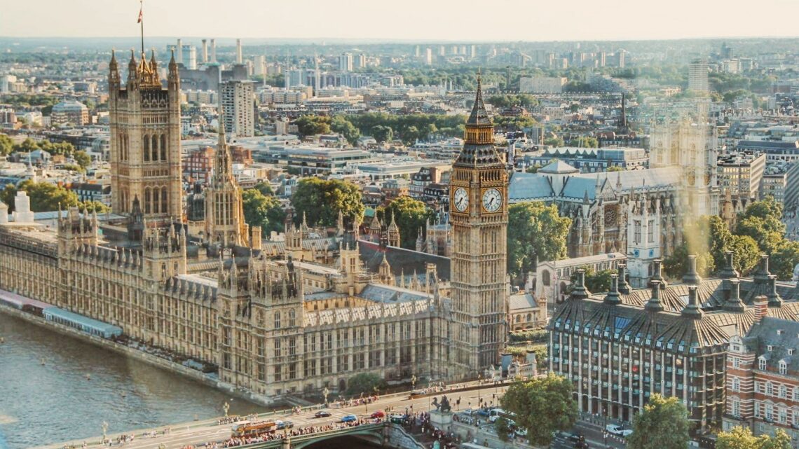 How does the UK Statutory Residence Test work? The 183-day rule, sufficient ties and split years explained
