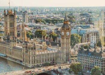 How does the UK Statutory Residence Test work? The 183-day rule, sufficient ties and split years explained