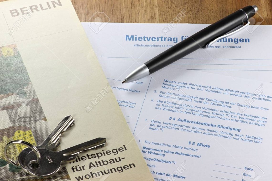 german-lease-contract-with-rent-index-on-desktop