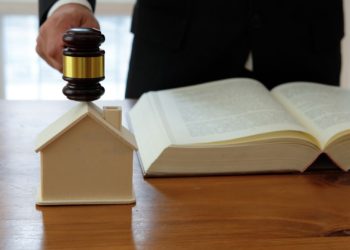 【英國樓買賣程序】英國置業時:律師的角色、職責及注意事項