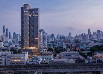 The Base Petchaburi Thonglor