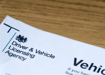 如何在英國換車牌？完整指南（含與香港車牌對接流程）