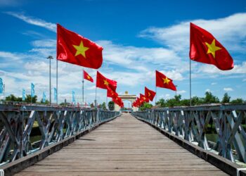 移居越南:子女、配偶如何申請依親簽證?