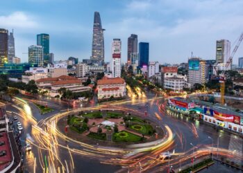 越南簽證錯配 × 稅務風險:小心成為非法居留的外籍業主