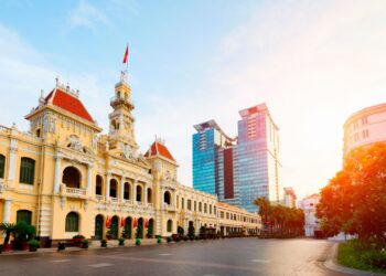 外國人在越南逾期逗留怎麼辦?罰款標準與補救流程