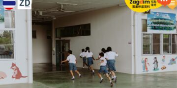 小朋友還很小,去泰國讀幼稚園時,中文優先還可能嗎?