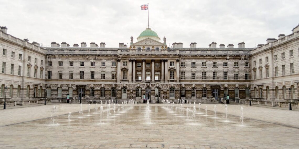 英國政府稱無計劃對所有遺產徵收劃一 10% 稅款